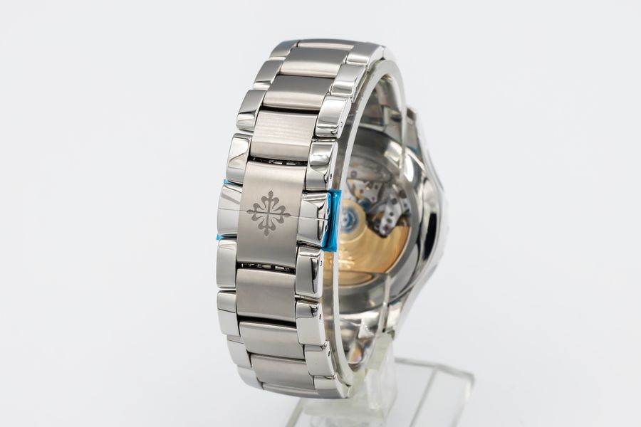 Patek Philippe Complications 5905/1A-001